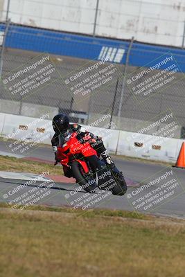 media/Nov-26-2022-Fastrack Riders (Sat) [[b001e85eef]]/Level 2/Session 3 Outside Turn 9/